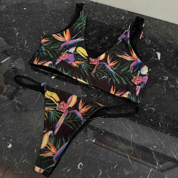 Tropical Print Bikini Set - Picture 3 of 6